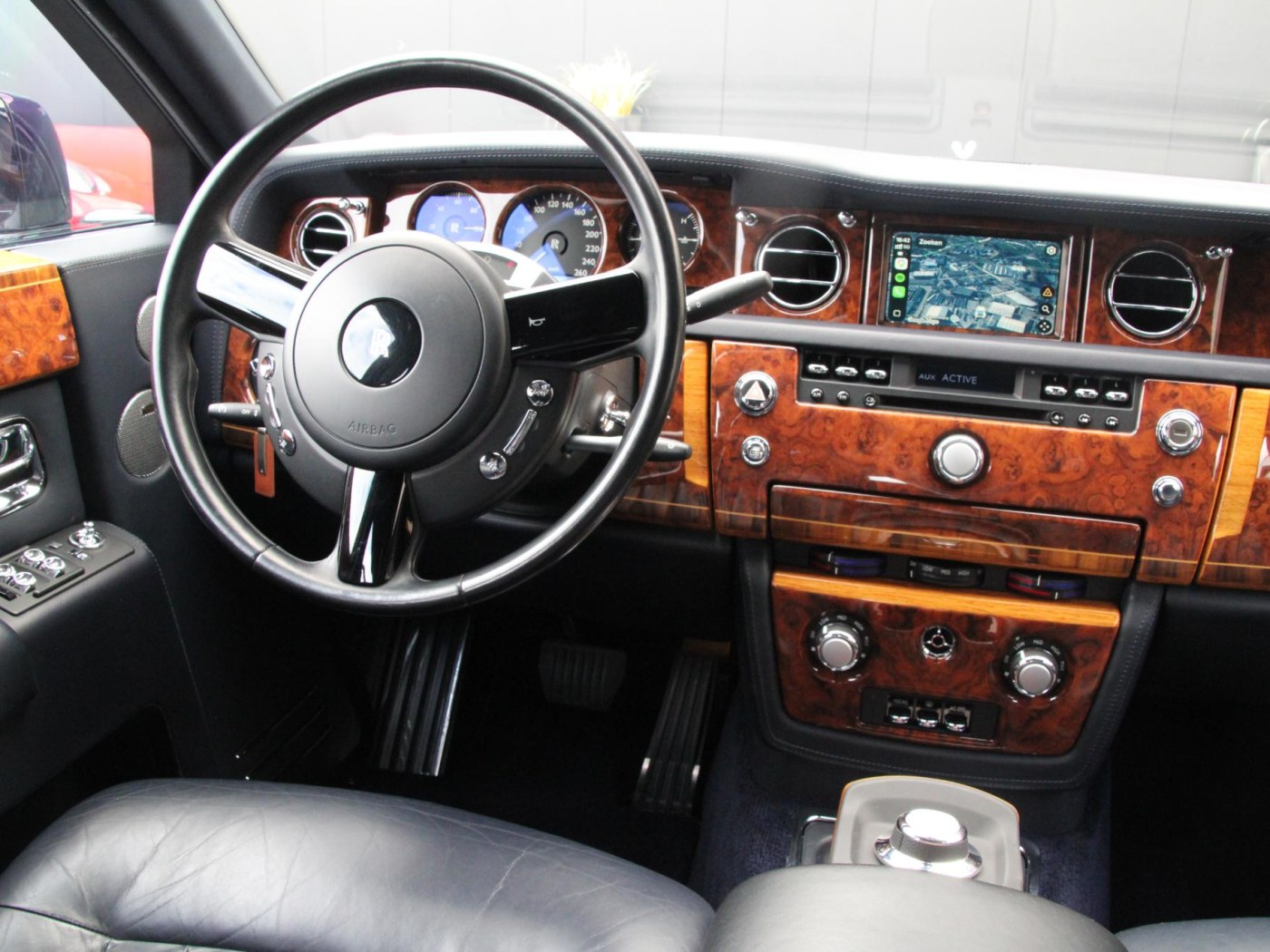 Rolls-Royce Phantom VII 6.75 EWB — foto 3 van 102