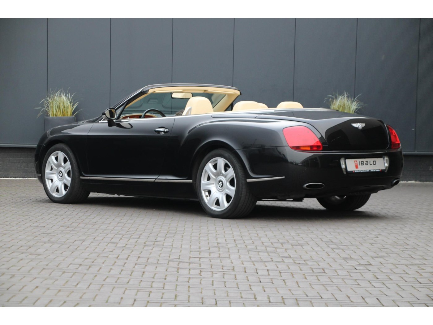 Bentley Continental GTC W12 560pk | Youngtimer | BTW | Nieuwe kap | Carplay — foto 55 van 57