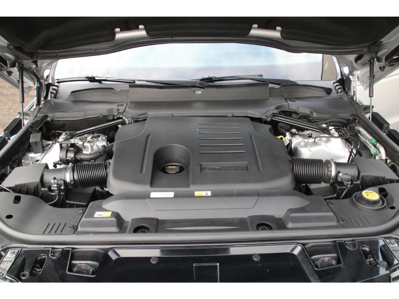 Land Rover Range Rover Sport 3.0 P400 HST — foto 31 van 72