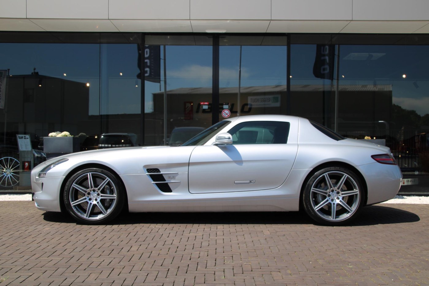 Mercedes-Benz SLS AMG Coupé — foto 22 van 47