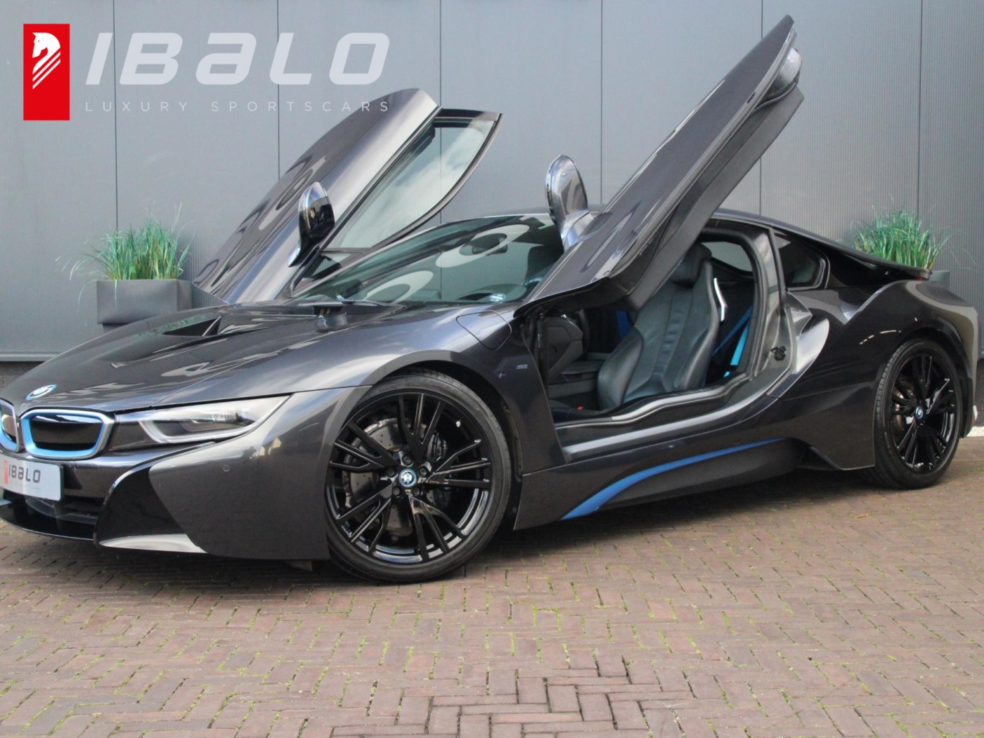BMW i8 Pure Impulse — foto 1 van 56