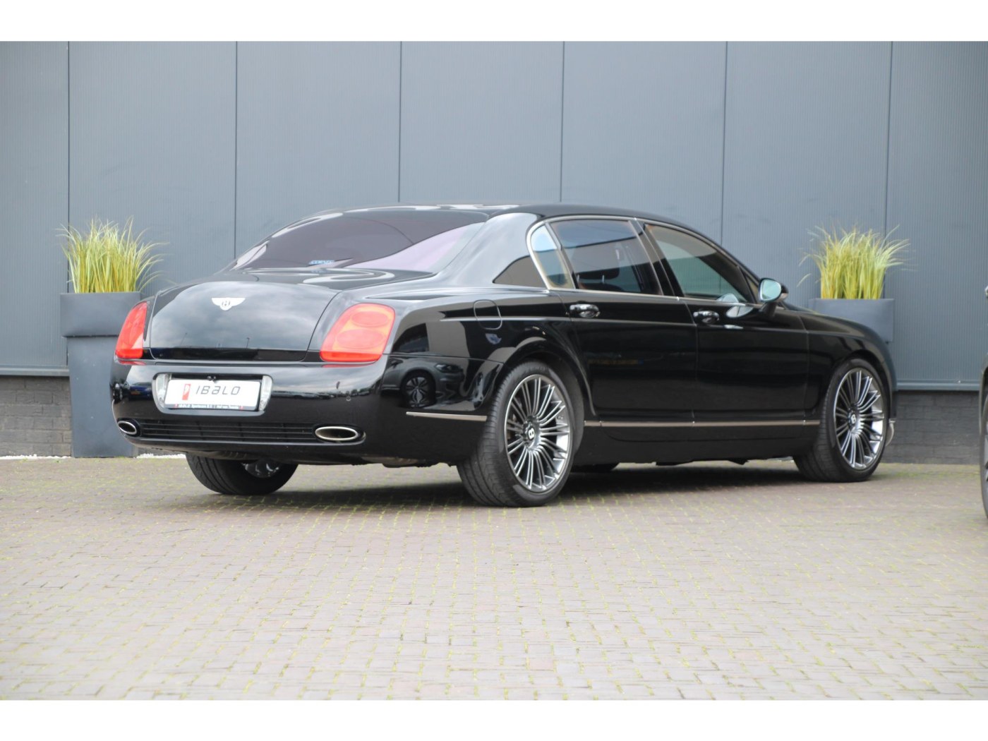 Bentley Continental Flying Spur W12 560pk — foto 2 van 44