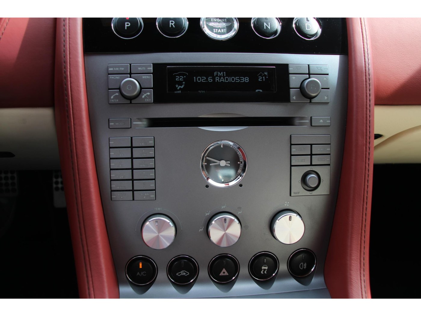 Aston Martin DB9 V12 Touchtronic — foto 22 van 39