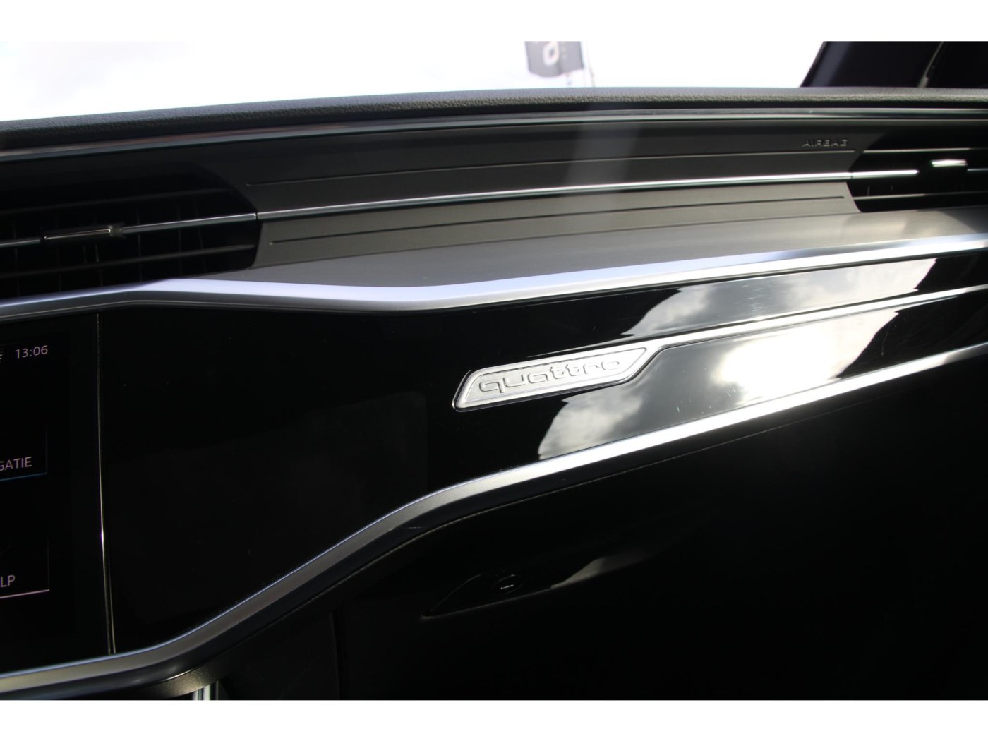 Audi A6 Limousine 55 TFSI e quattro Competition — foto 9 van 22