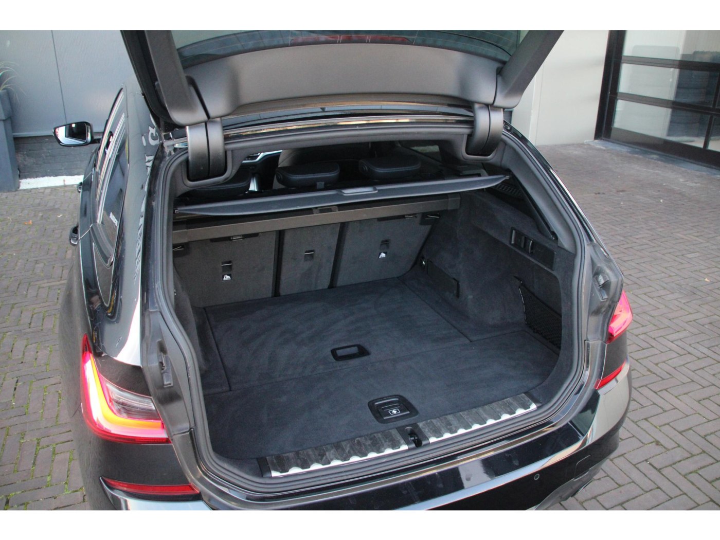 BMW 3-serie Touring 320i M-Sport | Panoramadak | HIFI | BTW-auto | — foto 32 van 39