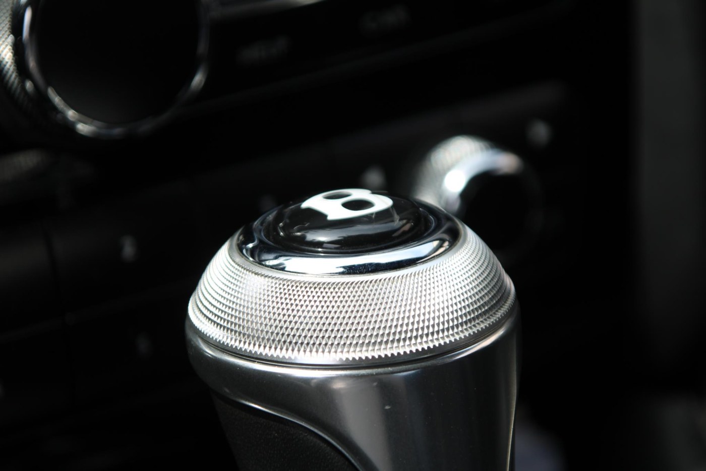 Bentley Continental Flying Spur W12 560pk — foto 15 van 44