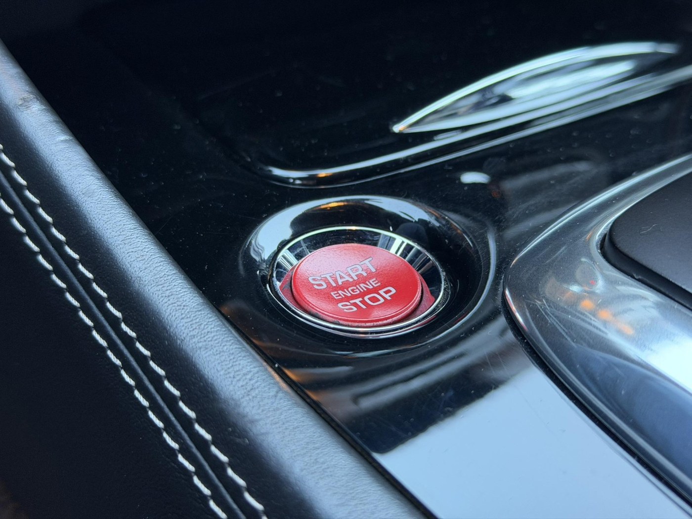 Jaguar XKR-S 4.2 V8 Coupé — foto 66 van 71