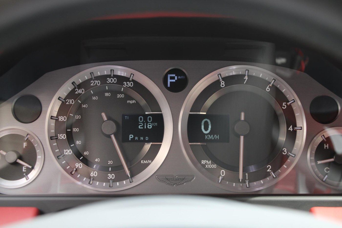 Aston Martin DB9 V12 Touchtronic — foto 5 van 39