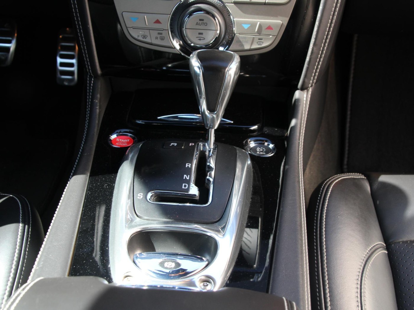 Jaguar XKR-S 4.2 V8 Coupé — foto 47 van 71