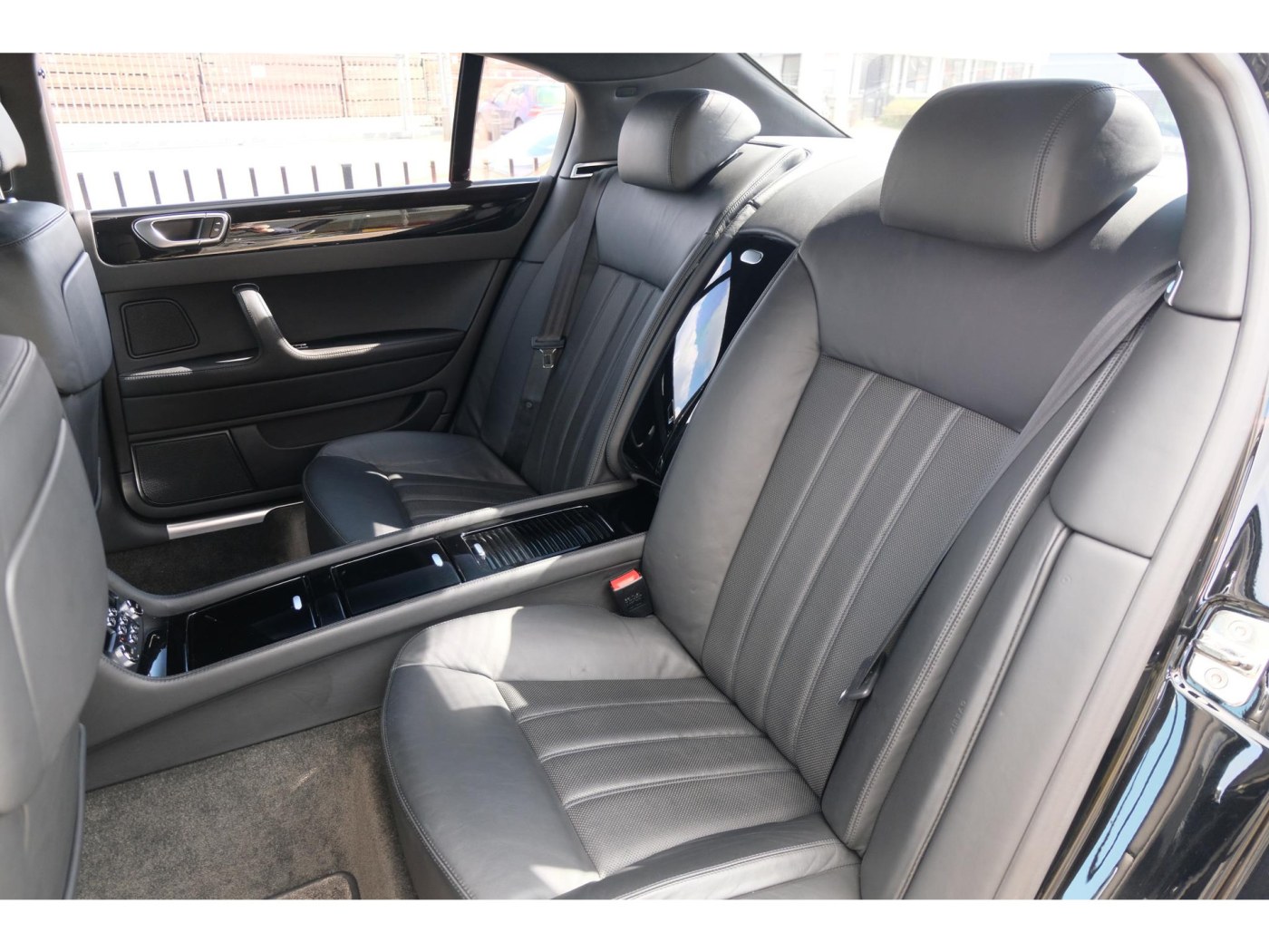 Bentley Continental Flying Spur W12 560pk — foto 9 van 44