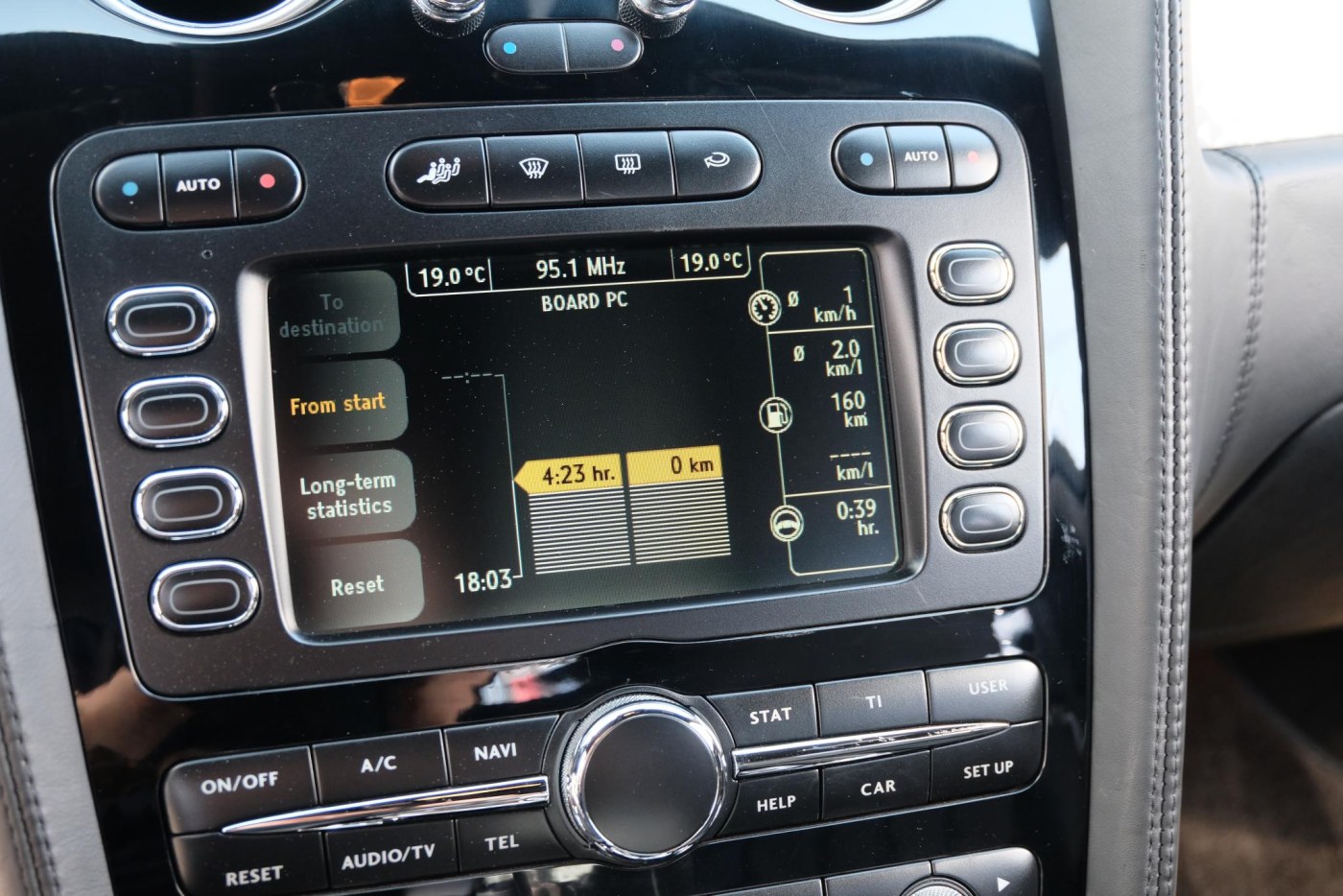 Bentley Continental Flying Spur W12 560pk — foto 19 van 44