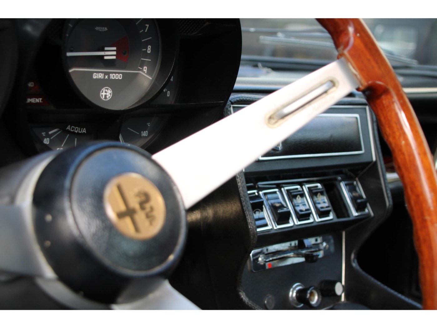 Alfa Romeo Montreal Coupé 2.6 V8 — foto 18 van 45