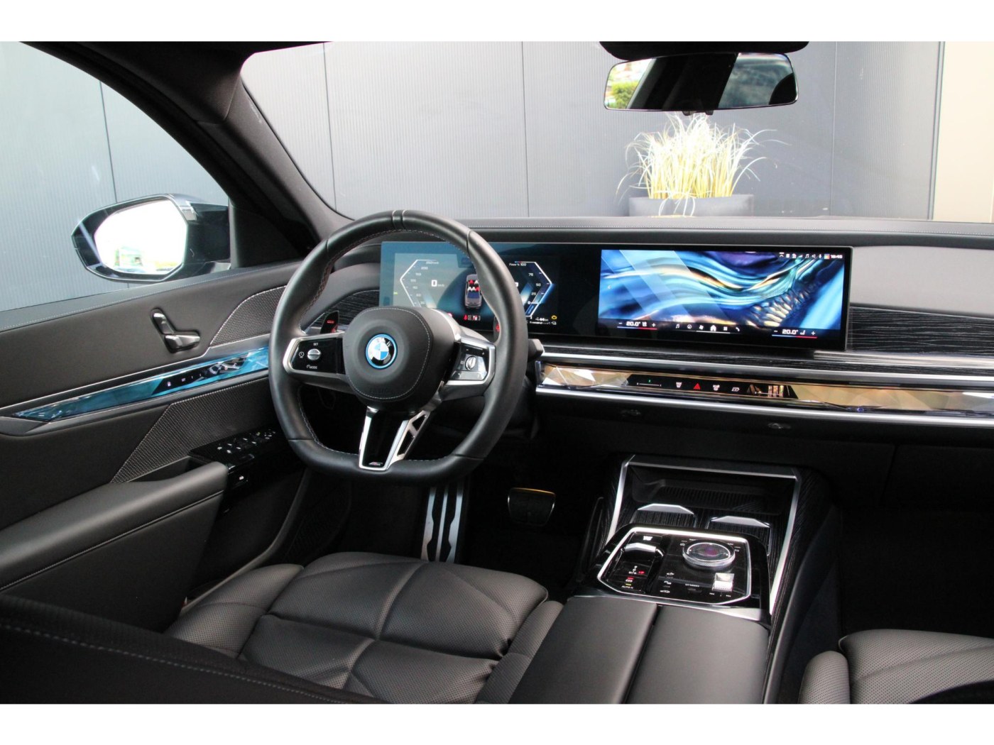 BMW 7-serie M760e xDrive M-Sport Pro — foto 10 van 34