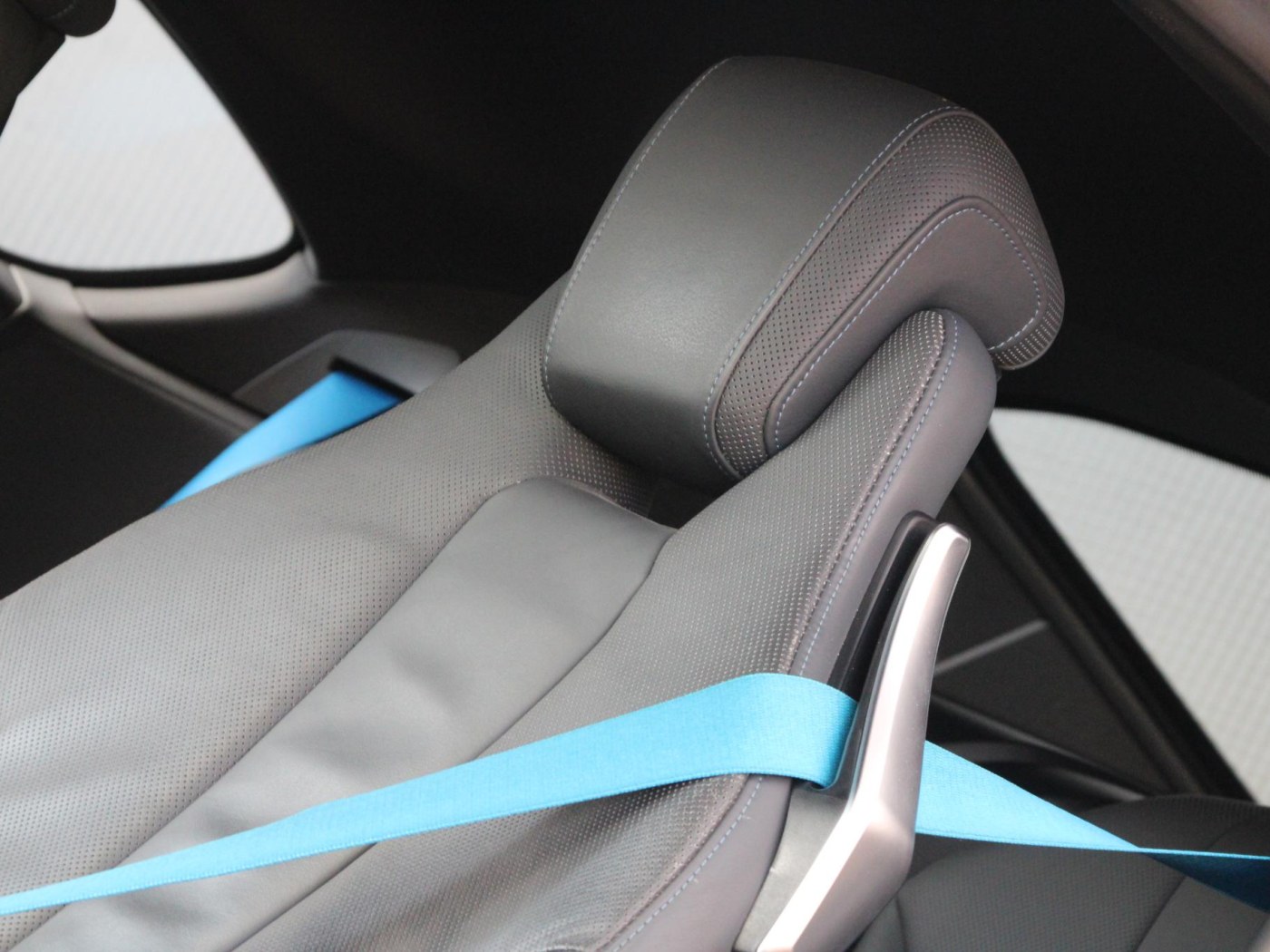 BMW i8 Pure Impulse — foto 12 van 56