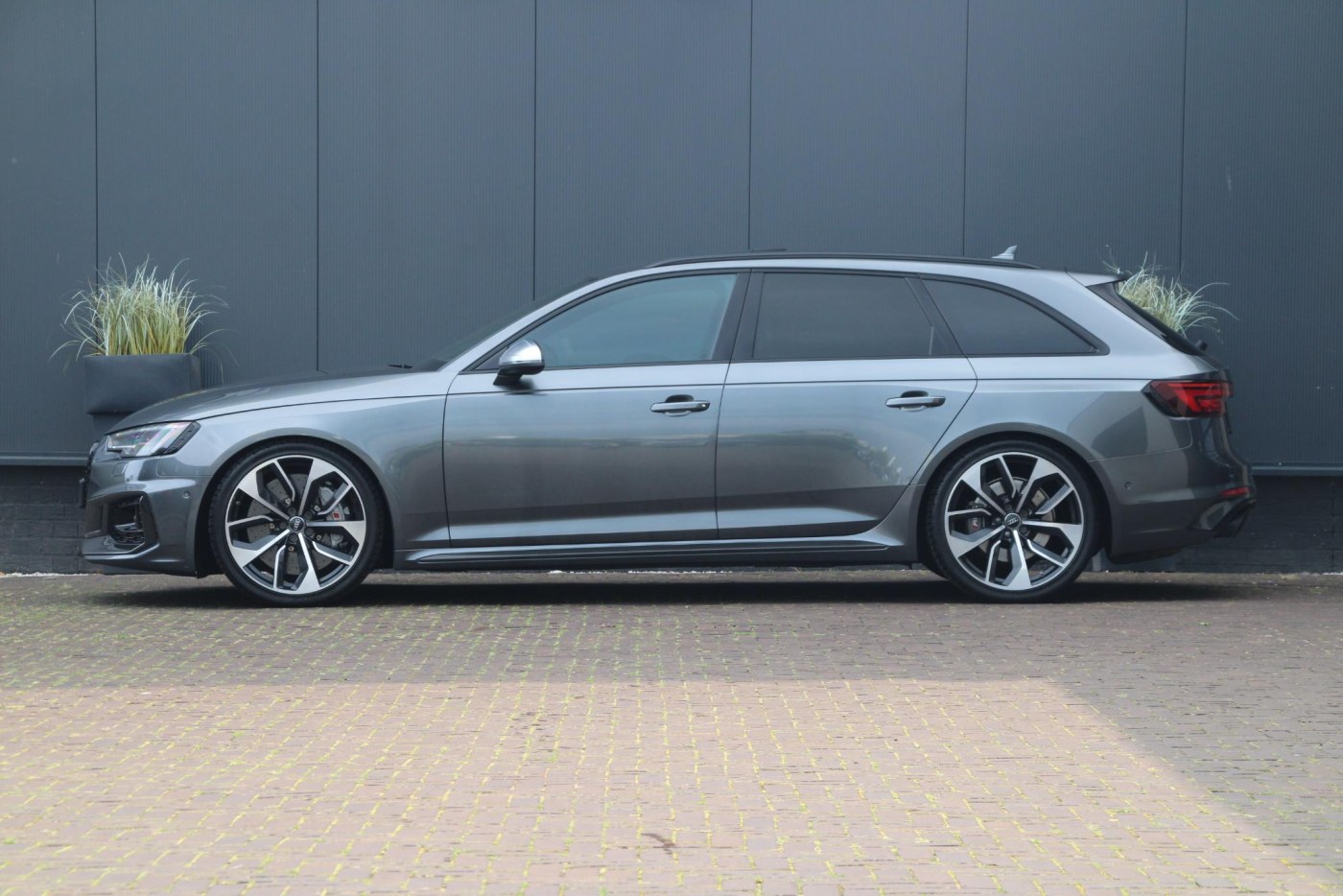 Audi RS4 Avant 2.9 TFSI quattro — foto 17 van 67