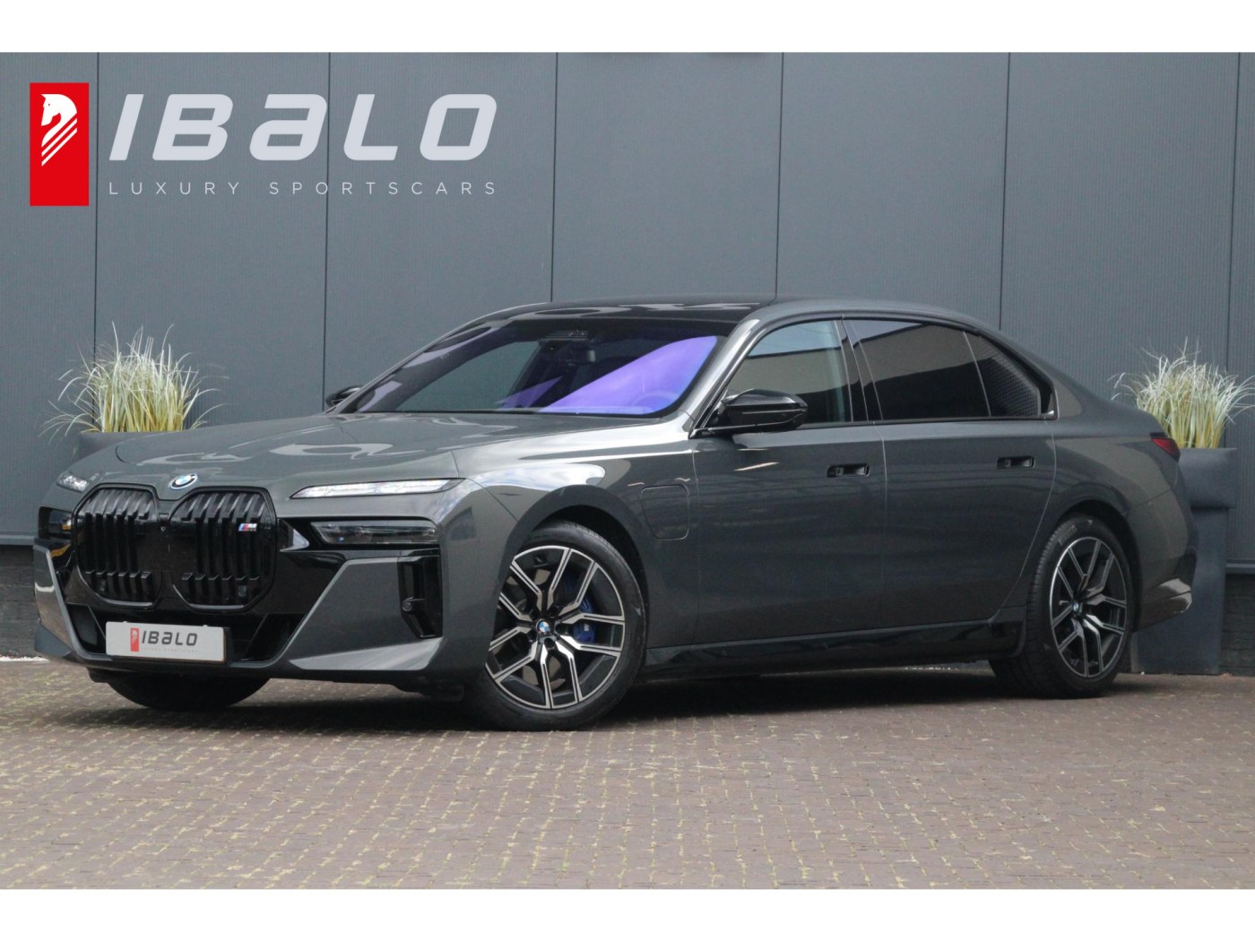 BMW 7-serie M760e xDrive M-Sport Pro — foto 1 van 34