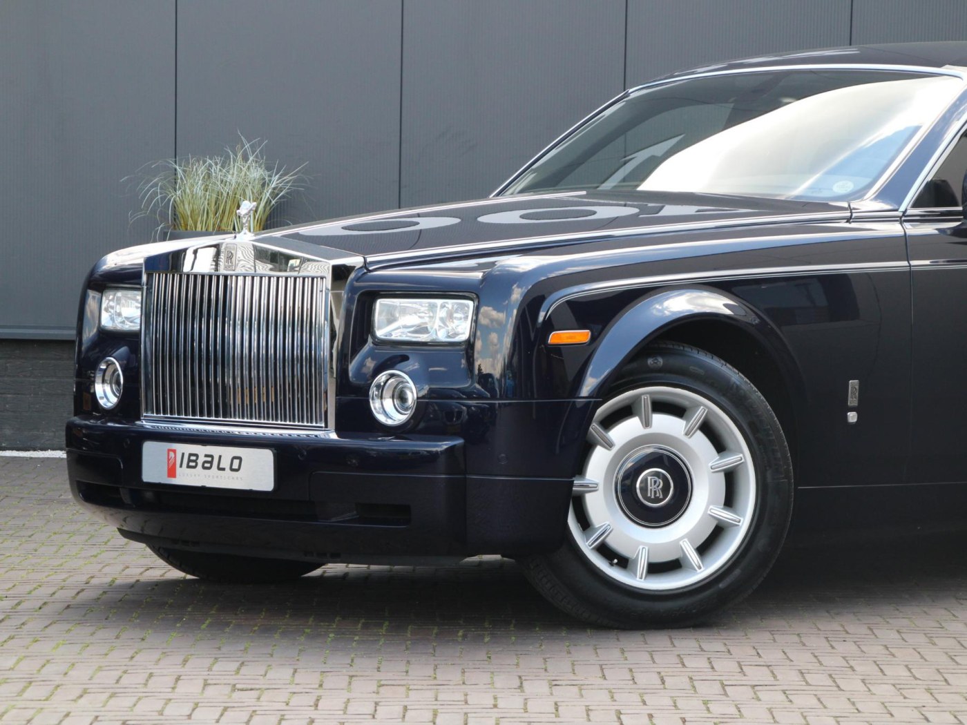 Rolls-Royce Phantom VII 6.75 EWB — foto 26 van 102