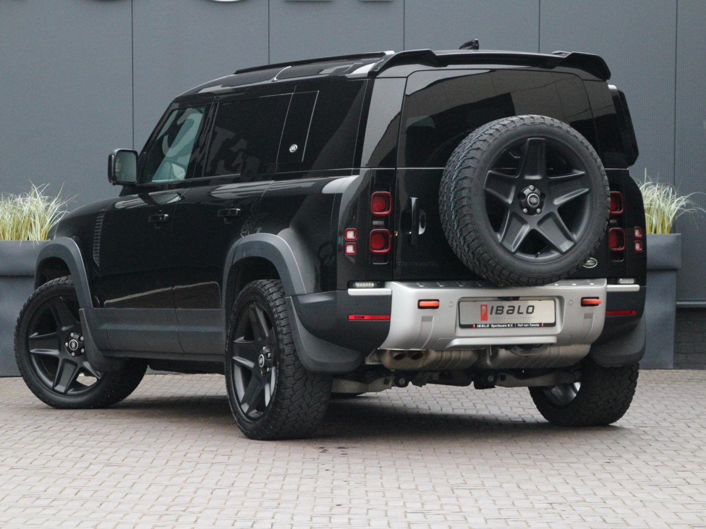 Land Rover Defender 3.0 D250 110 MHEV X-Dynamic HSE — foto 12 van 38