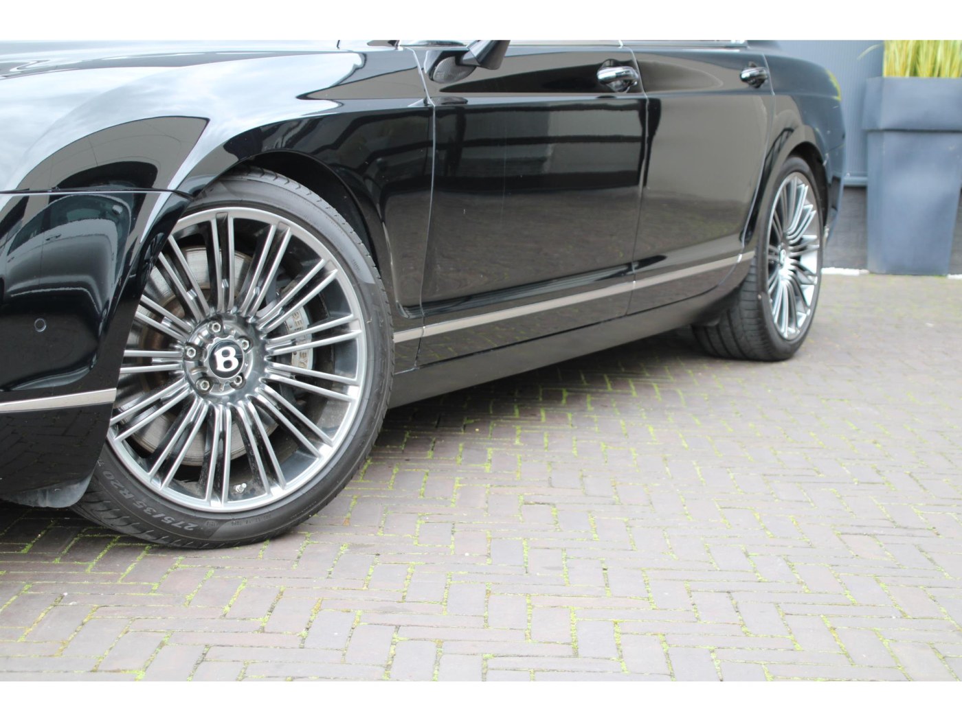Bentley Continental Flying Spur W12 560pk — foto 35 van 44