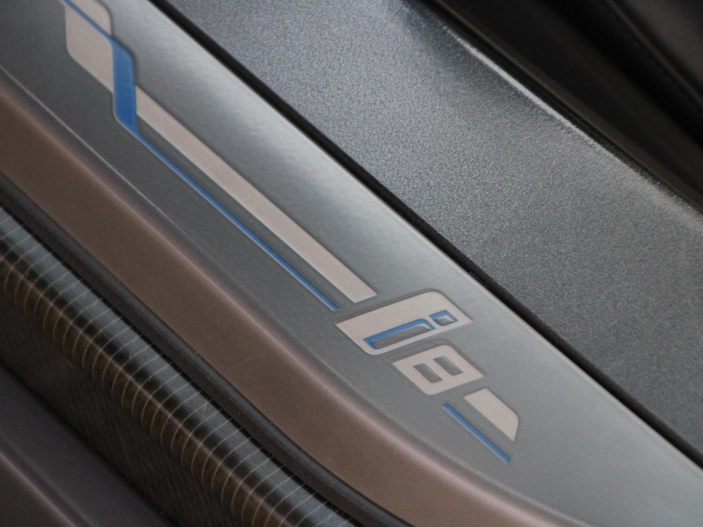 BMW i8 Pure Impulse — foto 16 van 56