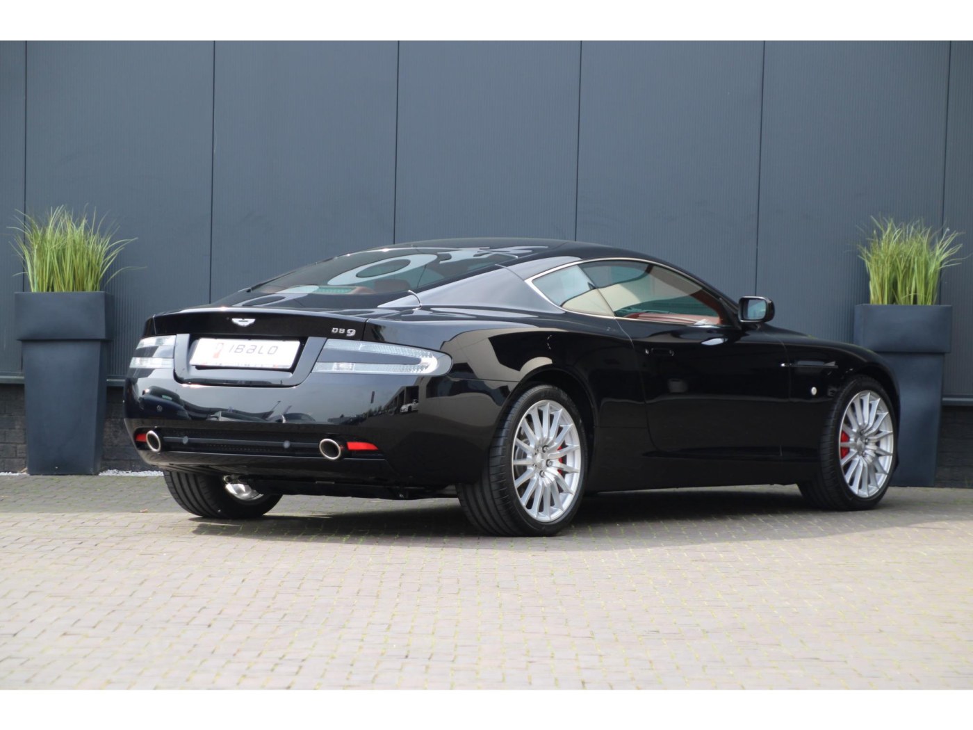 Aston Martin DB9 V12 Touchtronic — foto 2 van 39