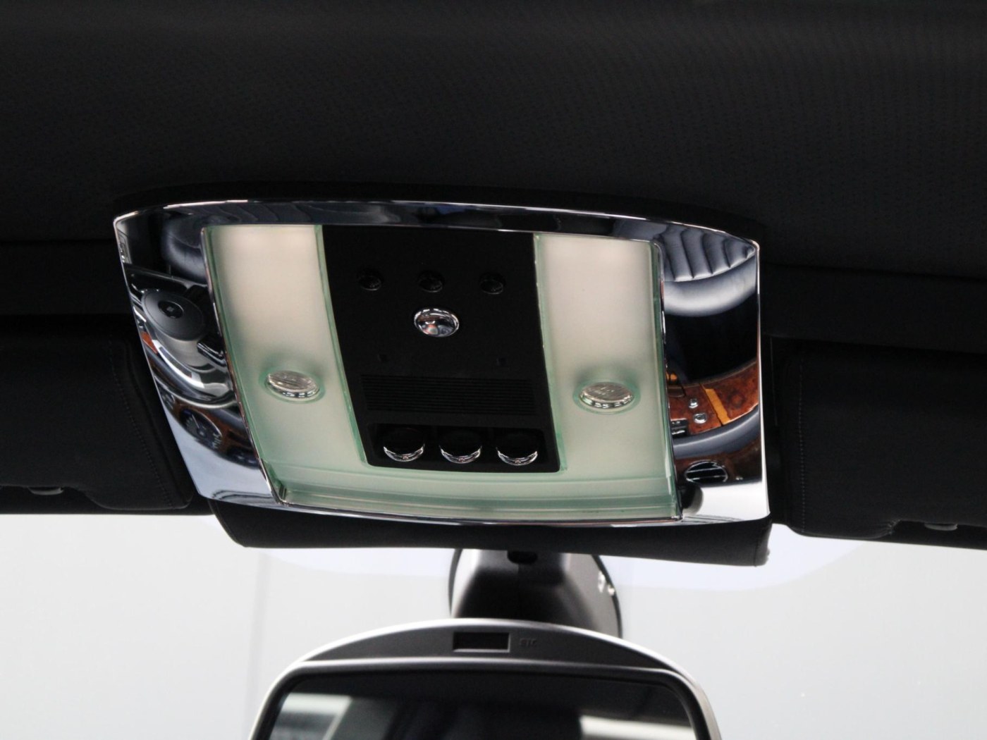 Rolls-Royce Phantom VII 6.75 EWB — foto 77 van 102