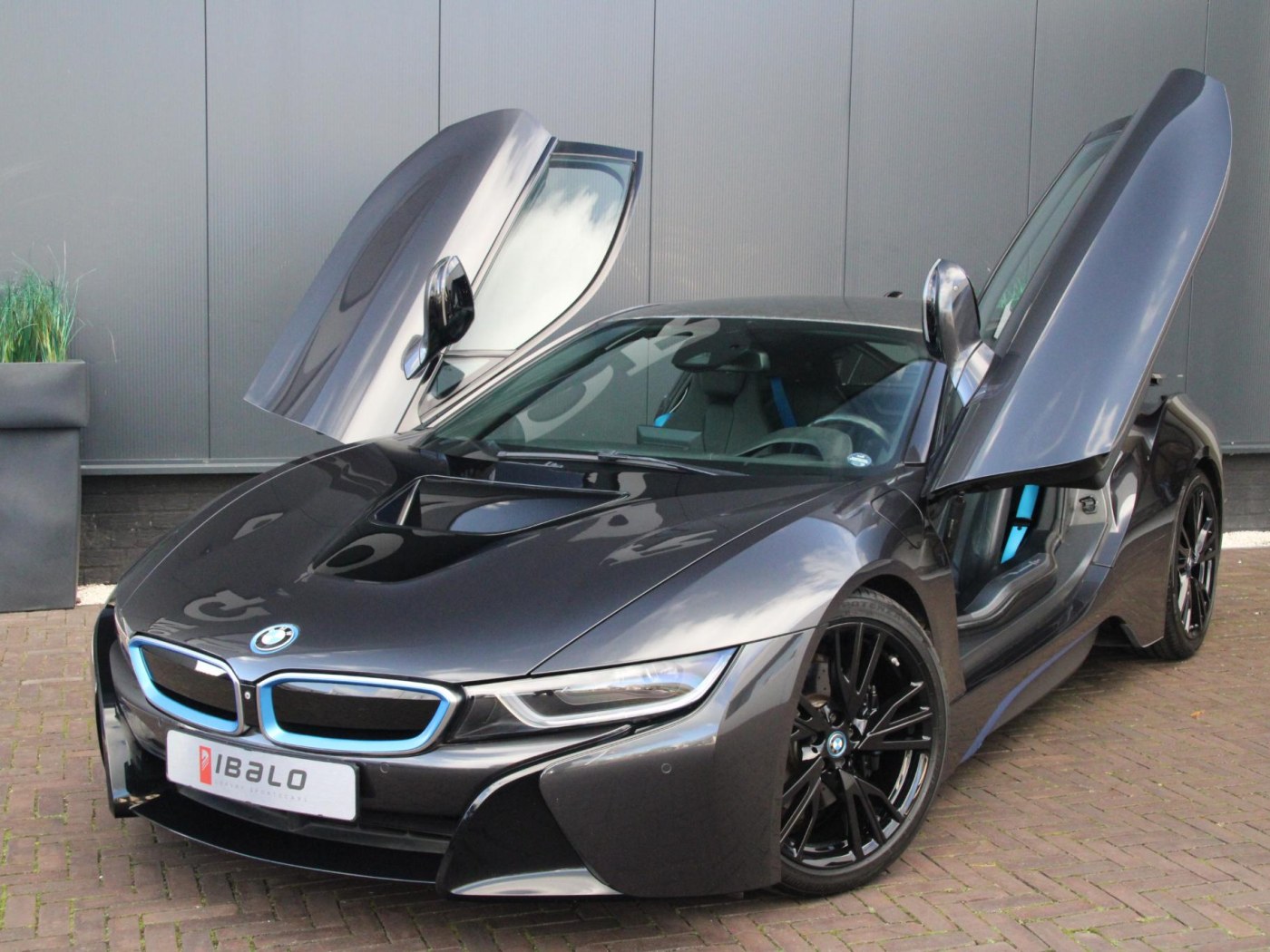 BMW i8 Pure Impulse — foto 9 van 56