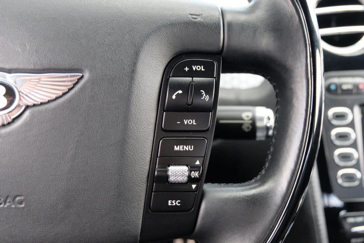 Bentley Continental Flying Spur W12 560pk — foto 30 van 44
