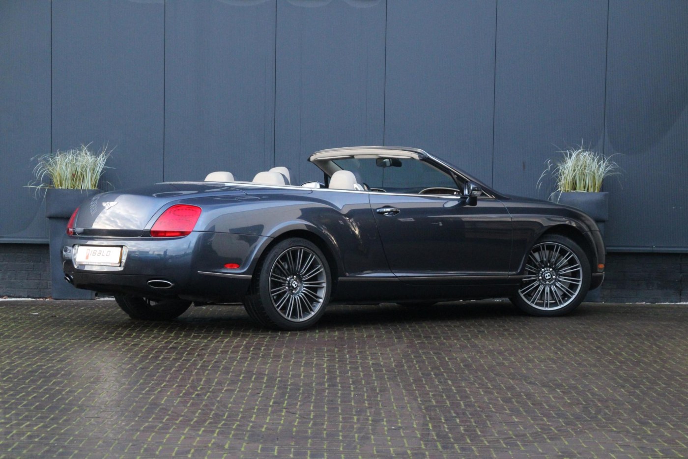 Bentley Continental GTC 6.0 W12 — foto 2 van 47