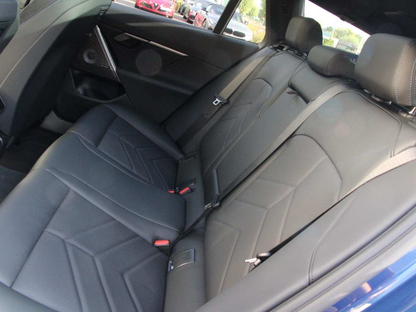 BMW 5-serie Touring 550e xDrive — foto 22 van 53