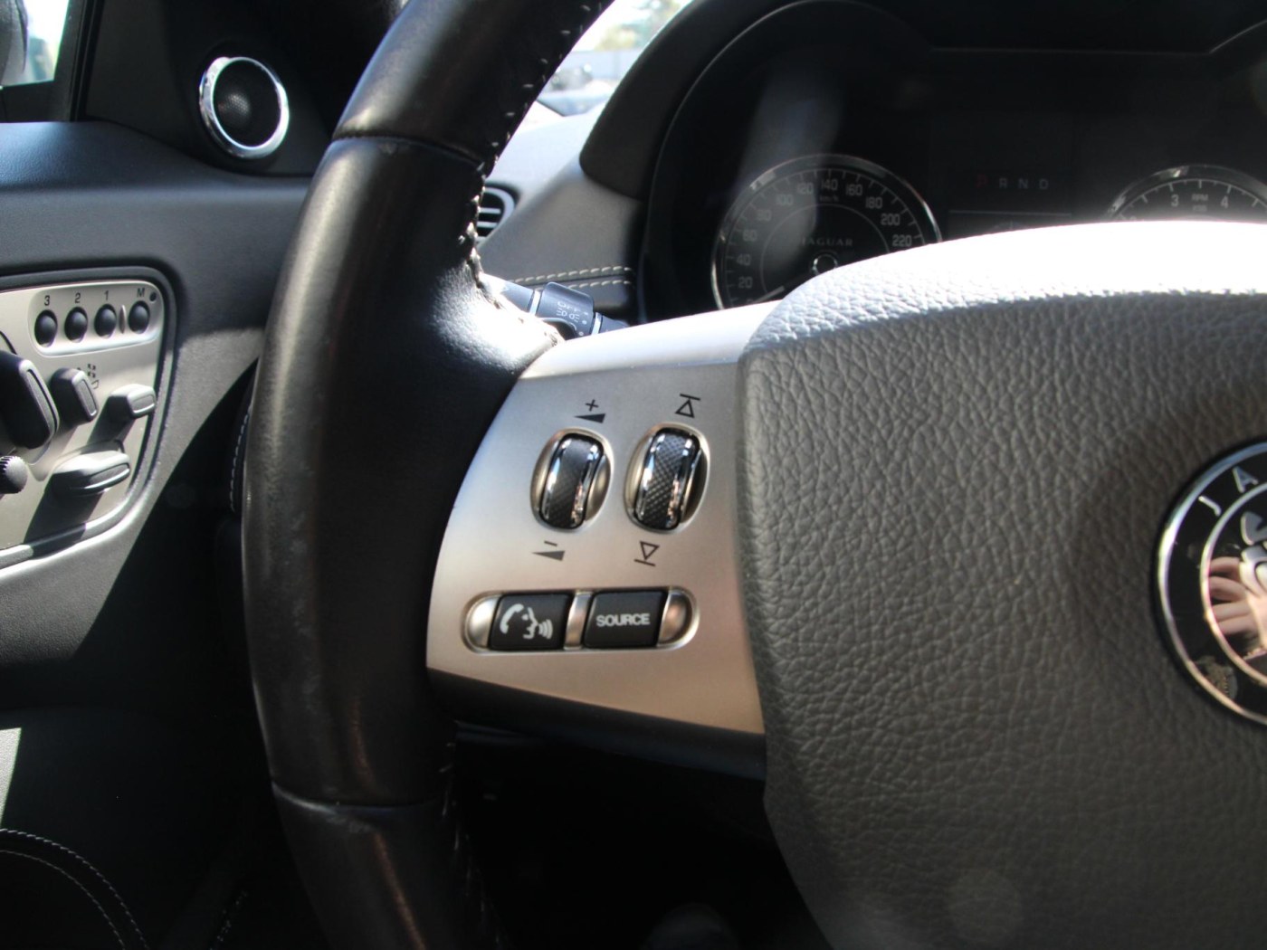 Jaguar XKR-S 4.2 V8 Coupé — foto 10 van 71