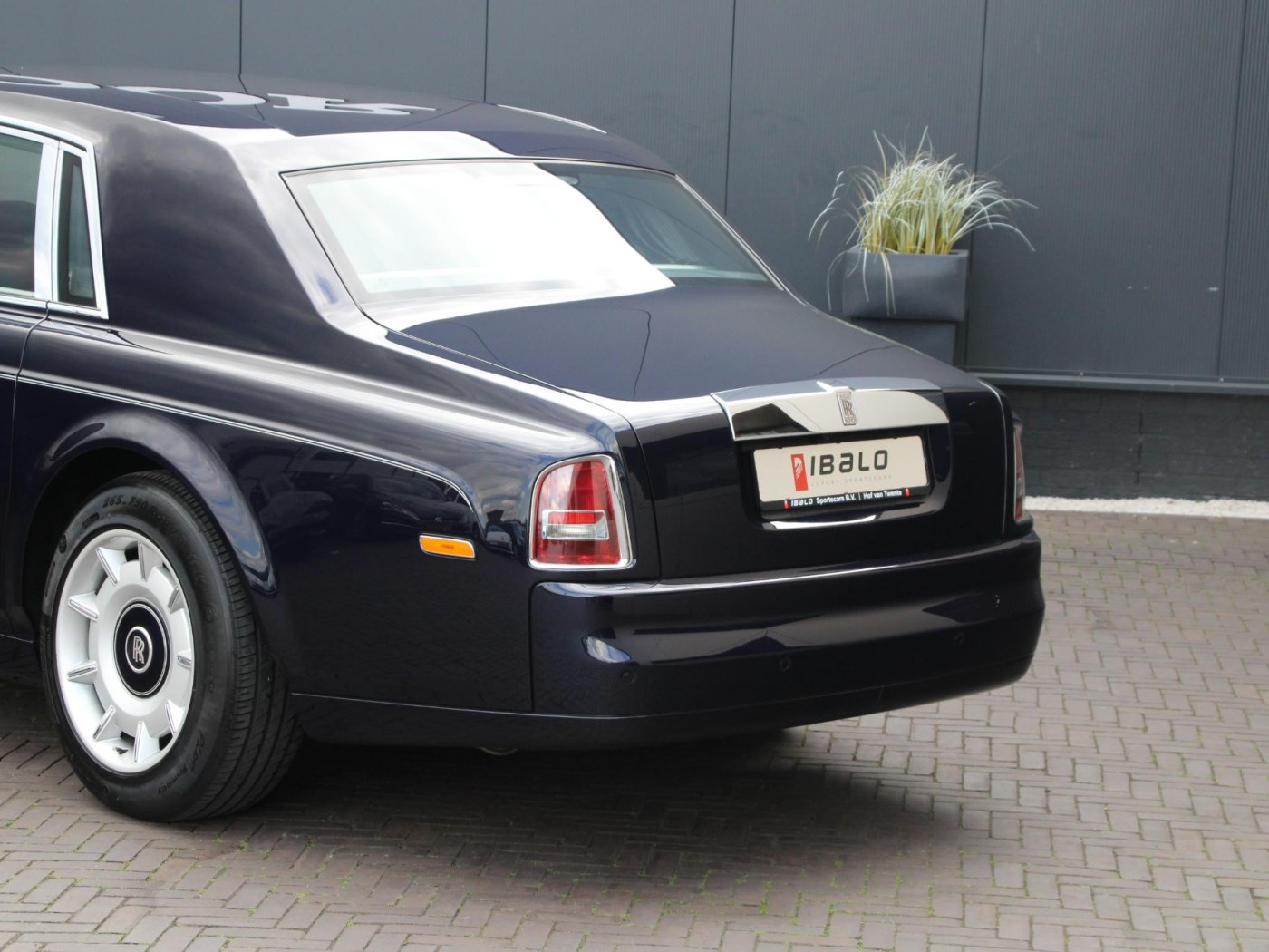 Rolls-Royce Phantom VII 6.75 EWB — foto 65 van 102