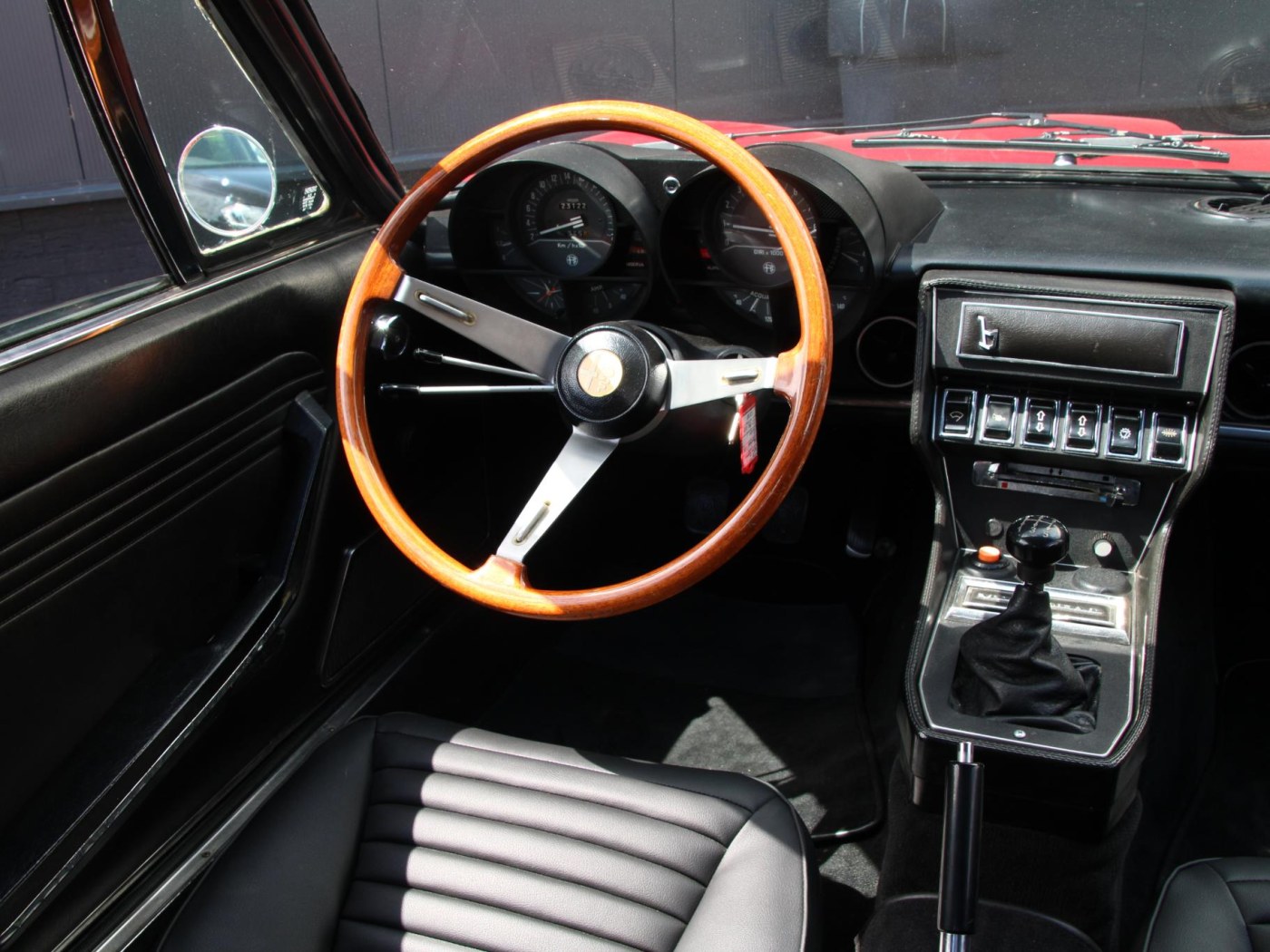 Alfa Romeo Montreal Coupé 2.6 V8 — foto 4 van 45