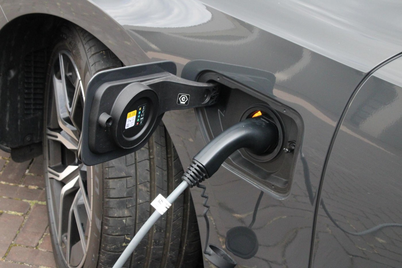 BMW 7-serie M760e xDrive M-Sport Pro — foto 32 van 34