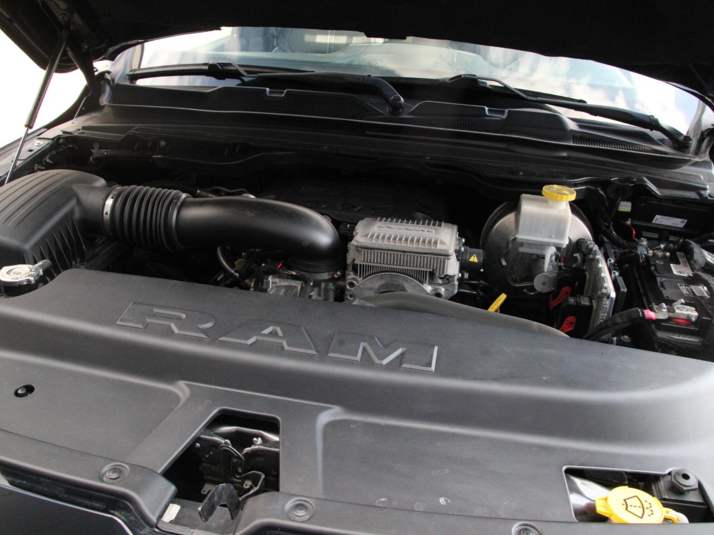 Dodge Ram 1500 5.7 V8 Crew Cab Limited Night Edition — foto 62 van 78