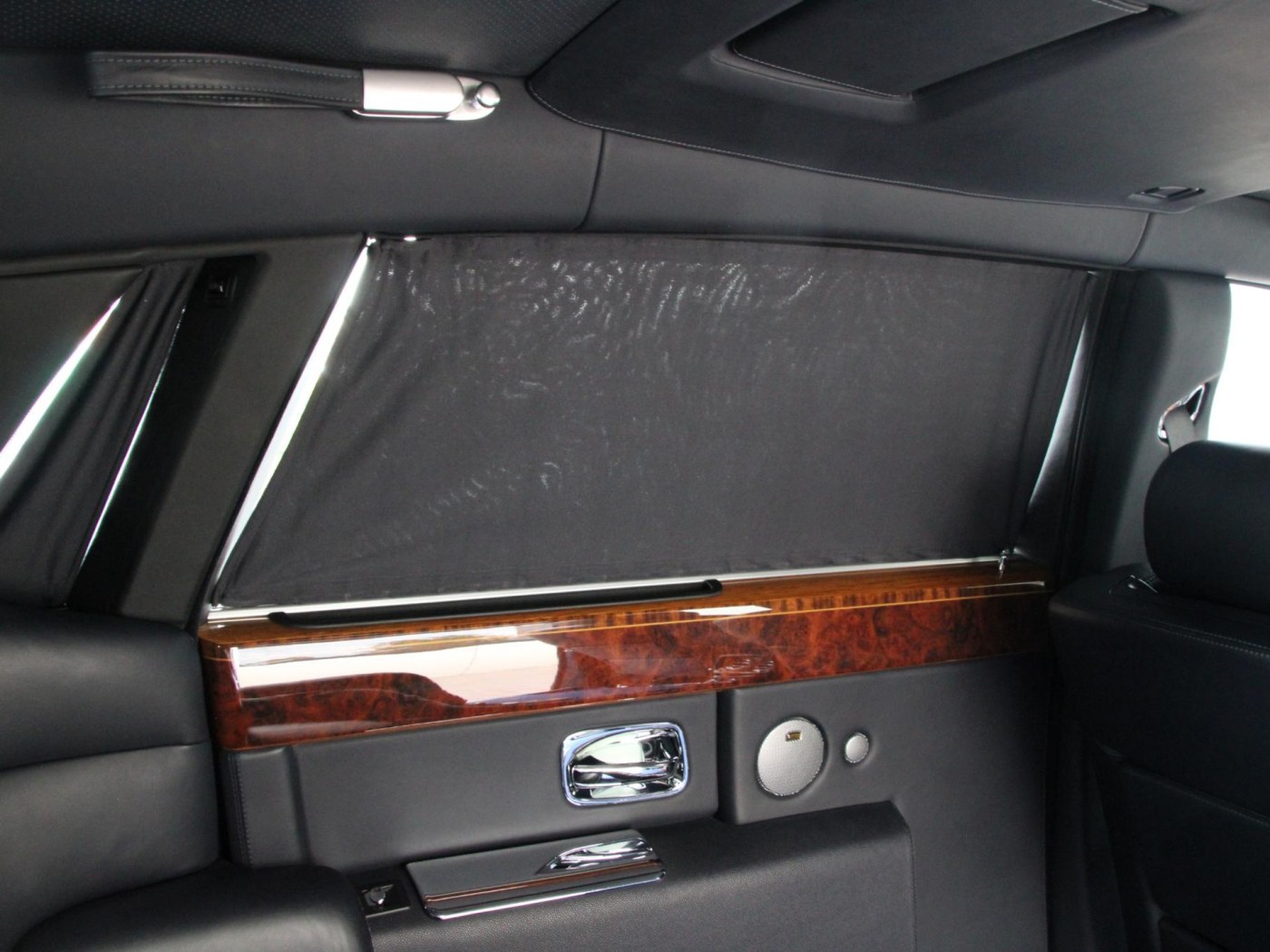 Rolls-Royce Phantom VII 6.75 EWB — foto 81 van 102