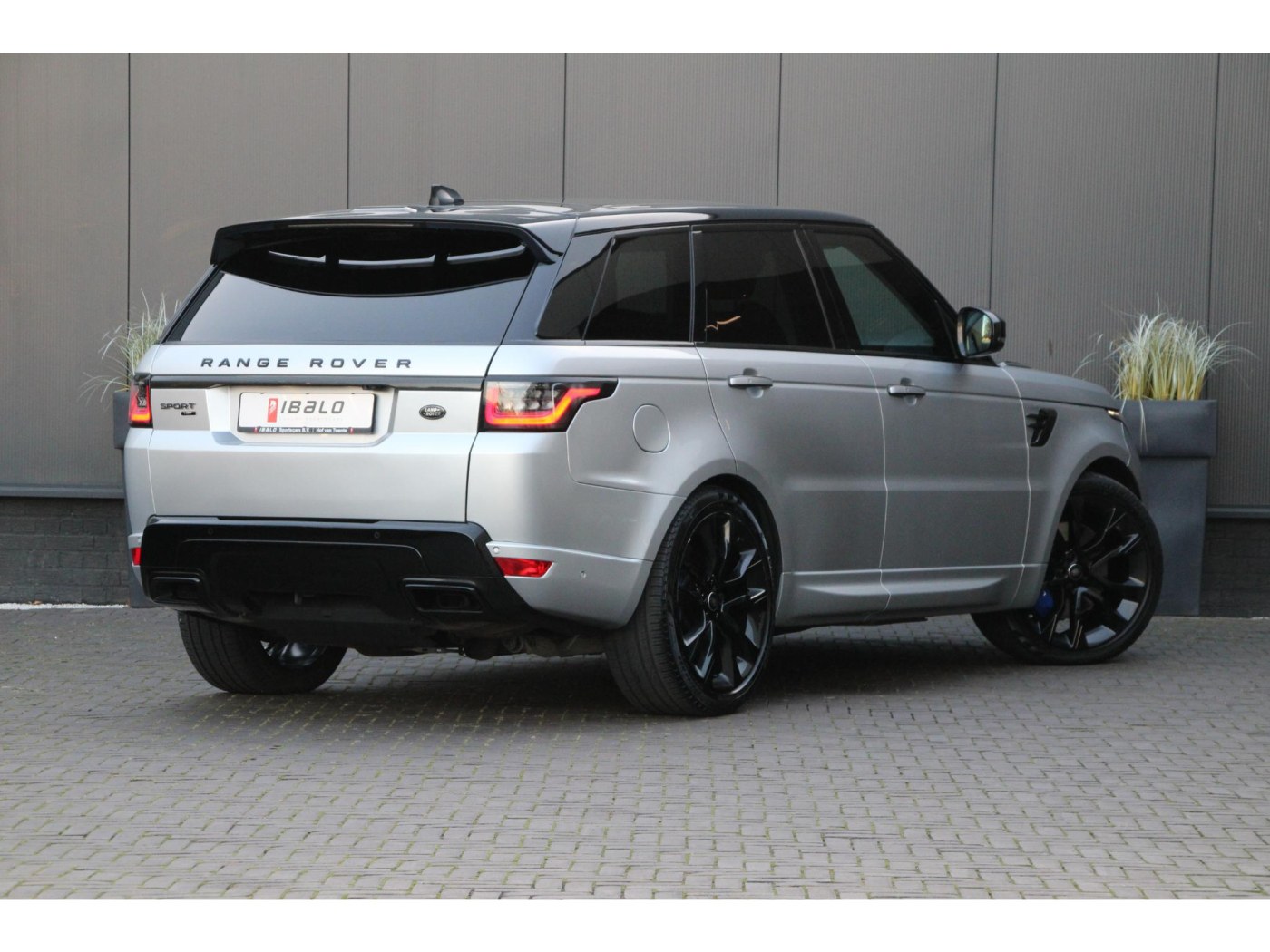 Land Rover Range Rover Sport 3.0 P400 HST — foto 2 van 72