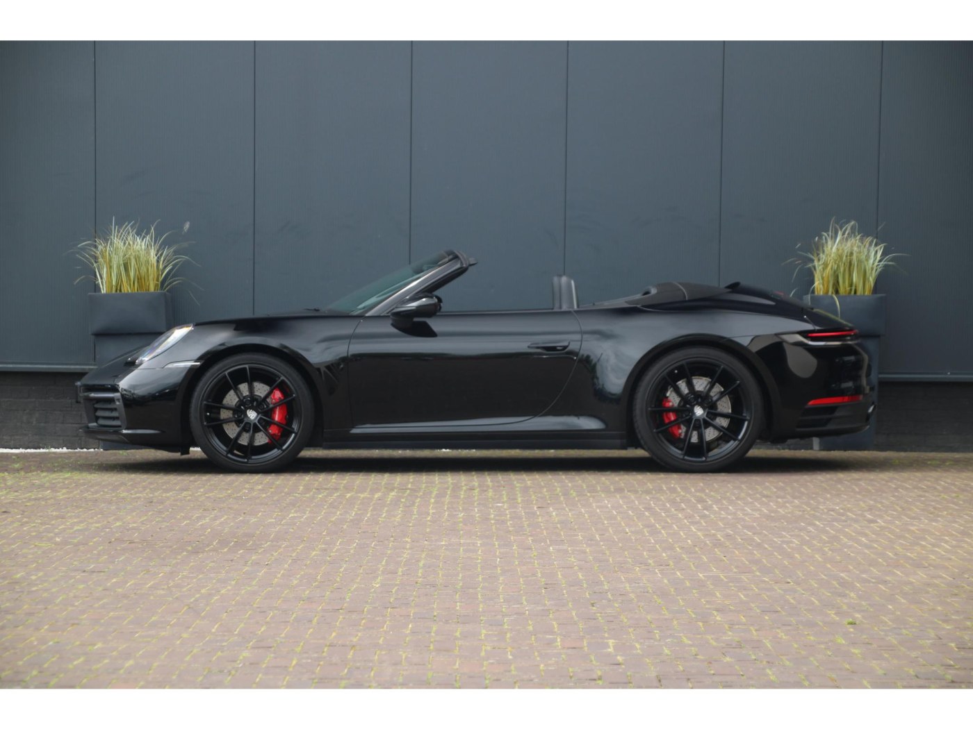 Porsche 911 Carrera S Cabrio (992) 450pk | Sport Chrono | Sportuitlaat | Stoelventilatie | — foto 7 van 88