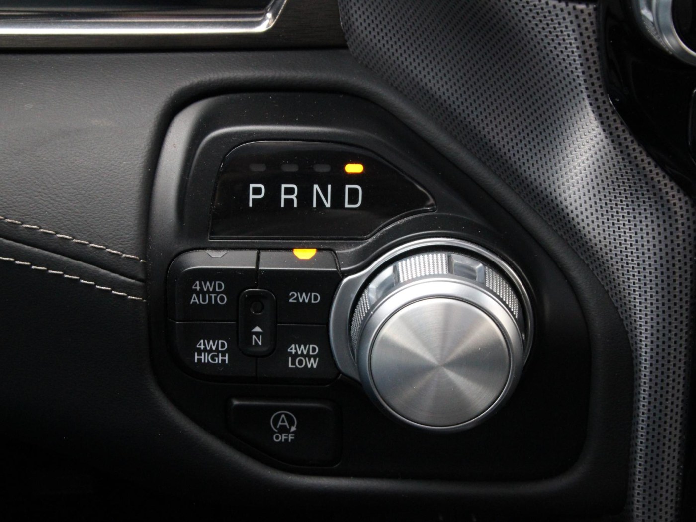 Dodge Ram 1500 5.7 V8 Crew Cab Limited Night Edition — foto 29 van 78