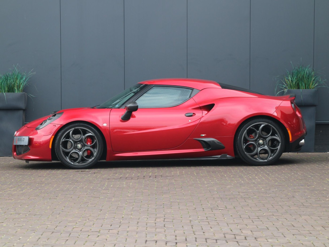 Alfa Romeo 4C TCT Launch Edition — foto 2 van 50