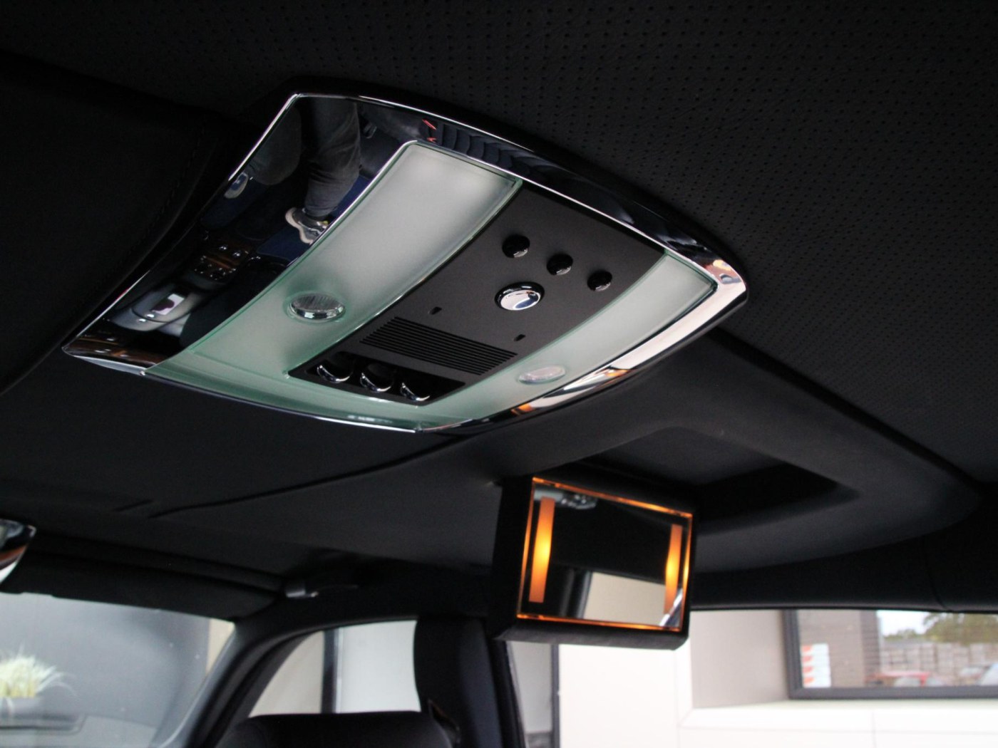 Rolls-Royce Phantom VII 6.75 EWB — foto 83 van 102