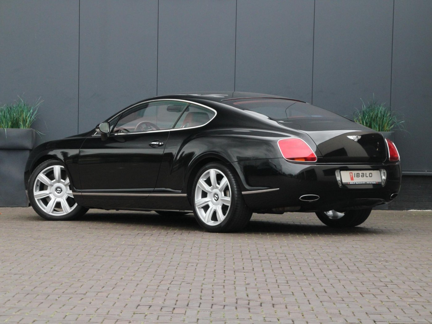 Bentley Continental GT W12 560pk — foto 2 van 30
