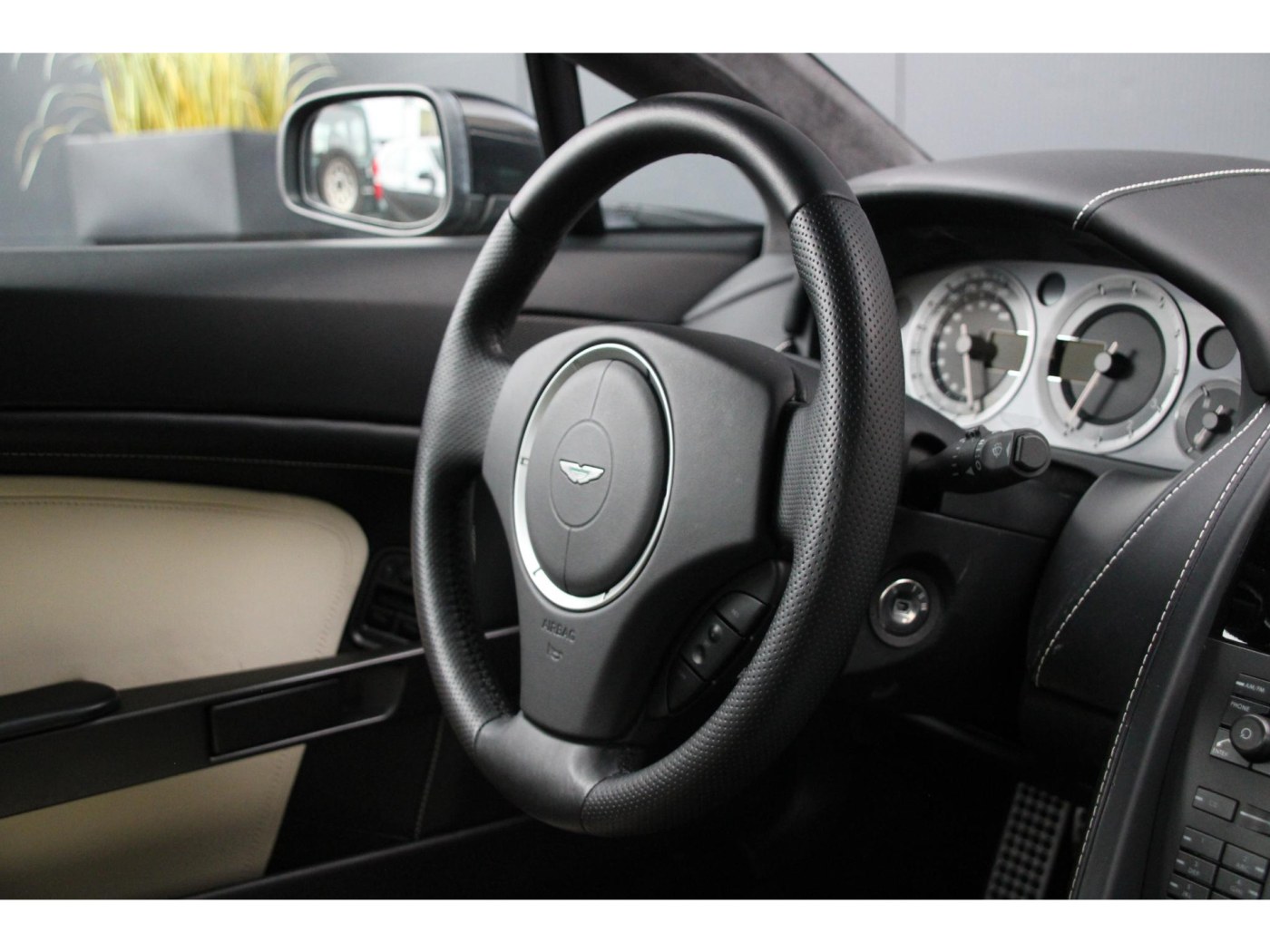 Aston Martin V8 Vantage V8 | NL-auto | Handbak 6 | 2e eigenaar | — foto 20 van 49