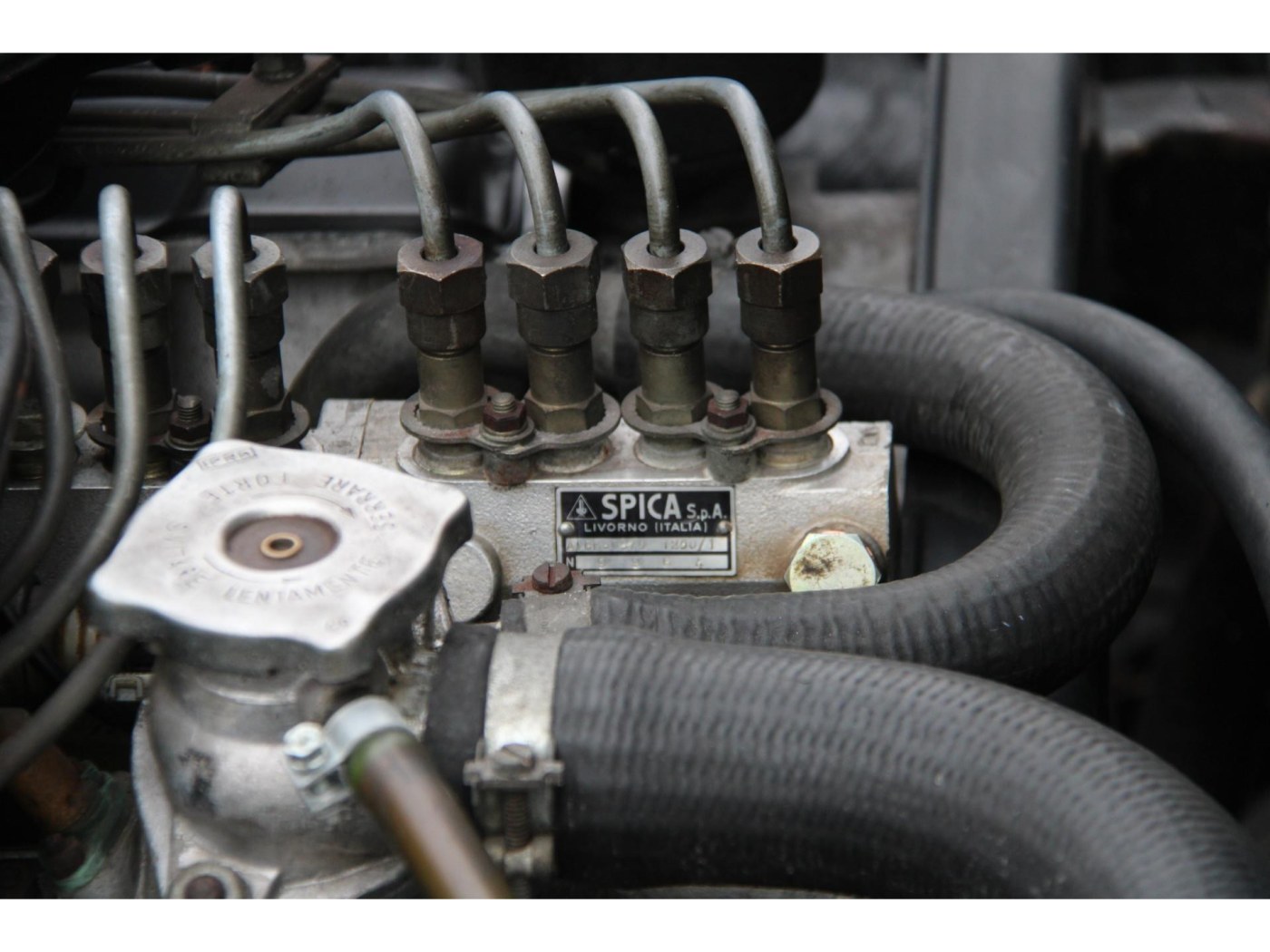 Alfa Romeo Montreal Coupé 2.6 V8 — foto 26 van 45