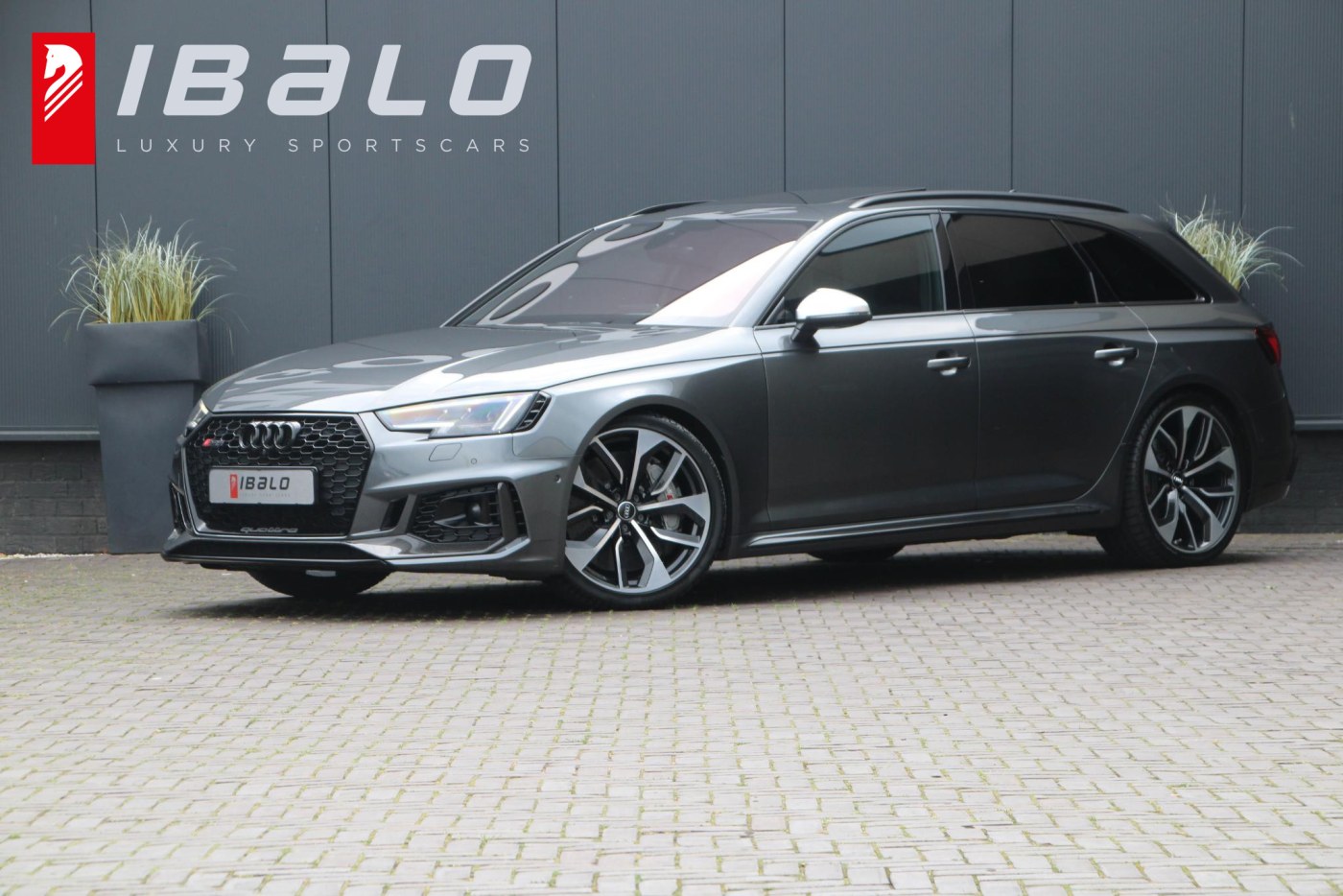 Audi RS4 Avant 2.9 TFSI quattro — foto 1 van 67