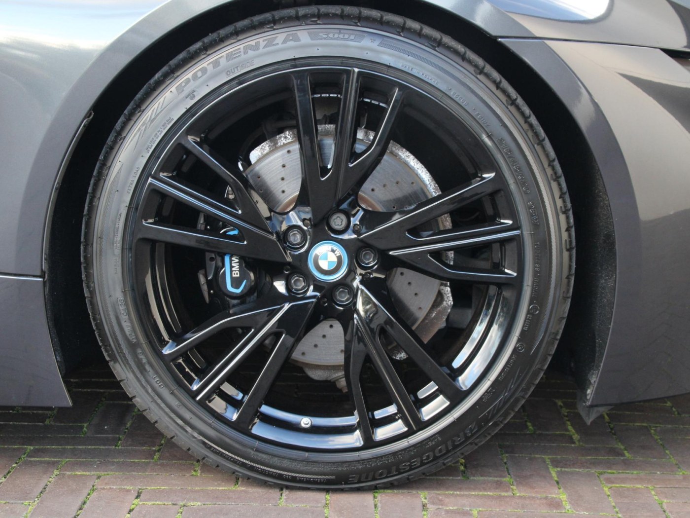 BMW i8 Pure Impulse — foto 10 van 56