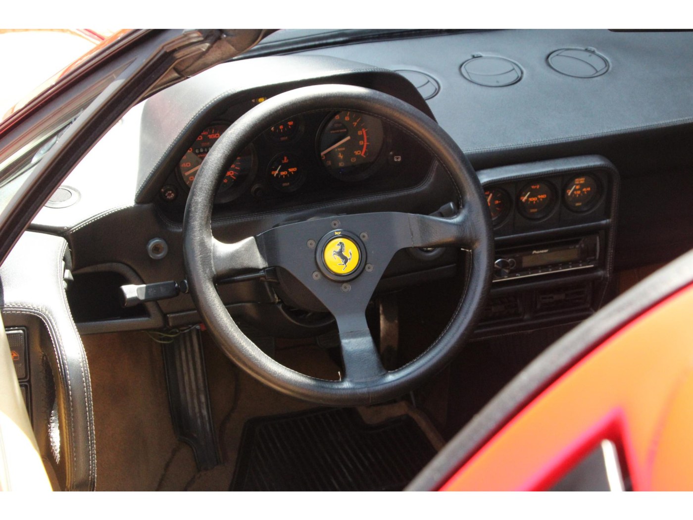 Ferrari 328 GTS | Volledige Ferrari-map | pirelli banden | — foto 46 van 60