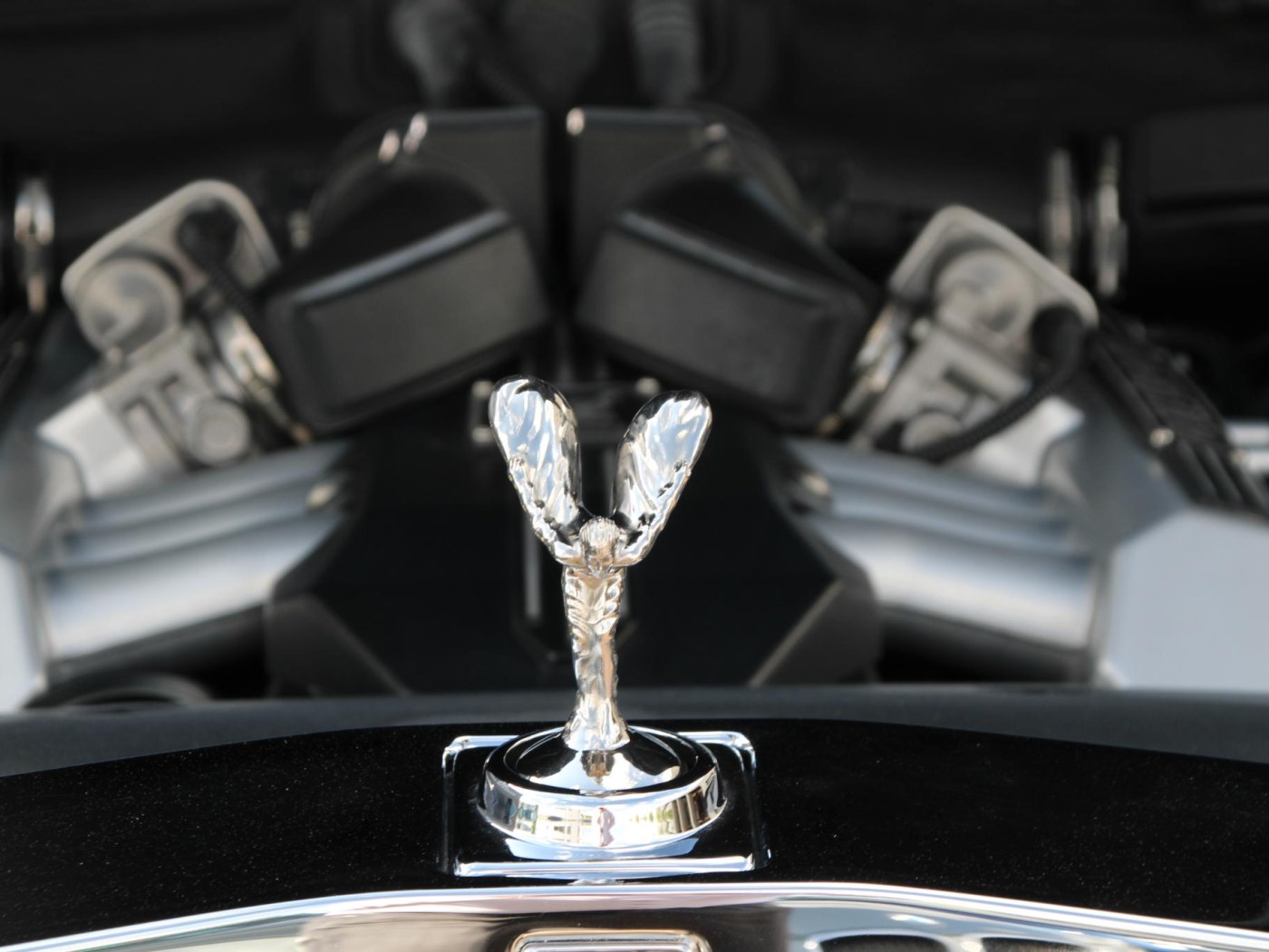 Rolls-Royce Phantom VII 6.75 EWB — foto 24 van 102