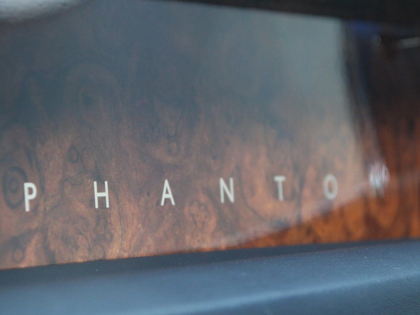 Rolls-Royce Phantom VII 6.75 EWB — foto 40 van 102