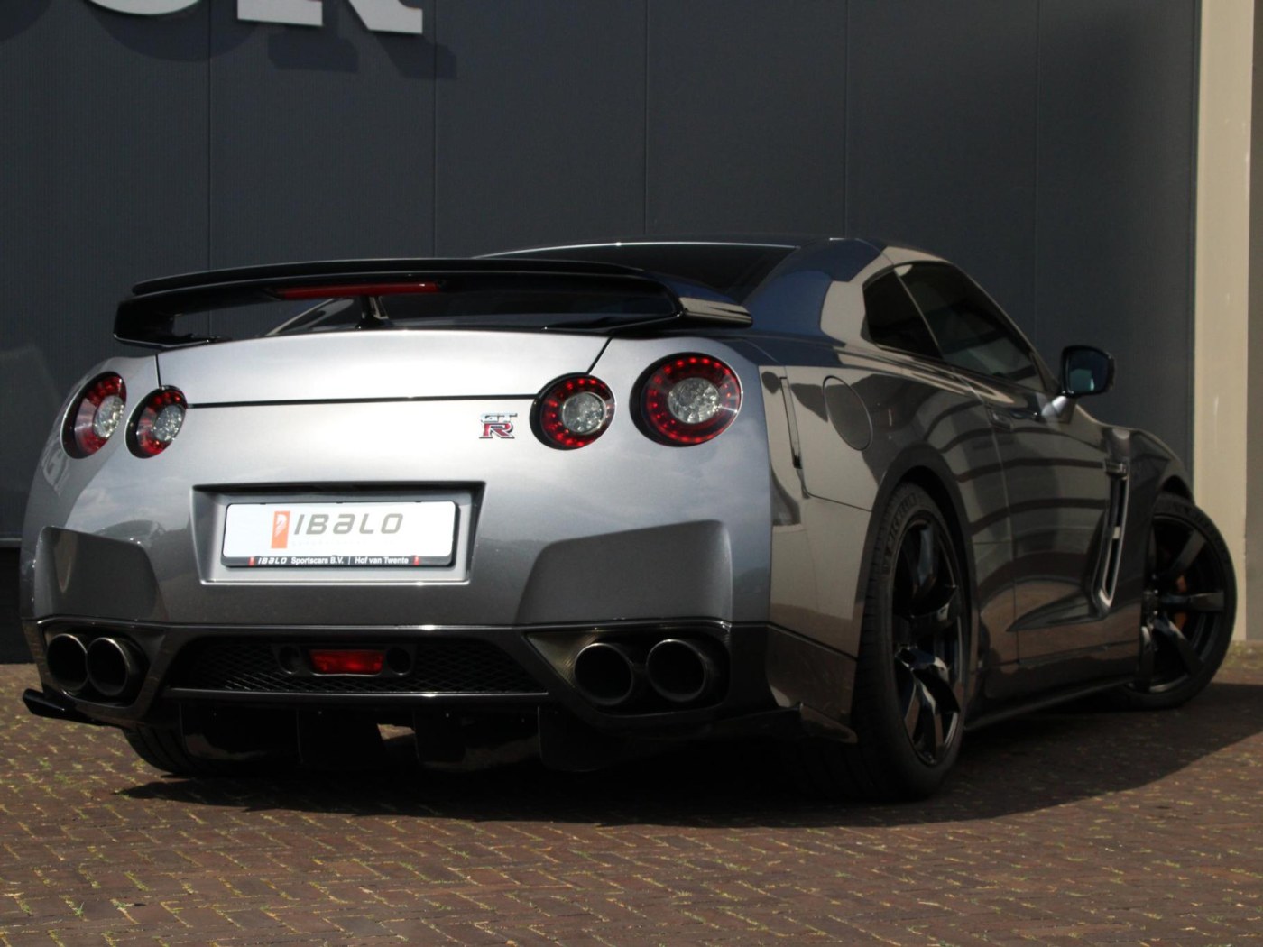 Nissan GT-R 3.8 V6 Premium — foto 2 van 55